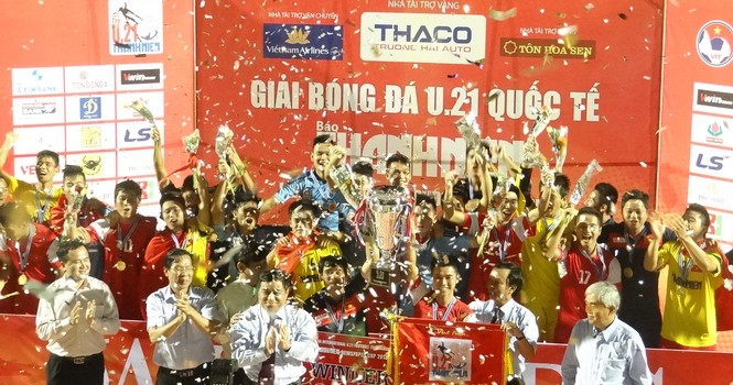 U21 VN đăng quang giải U21 Quốc tế Báo Thanh Niên sau loạt luân lưu
